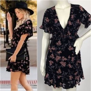 VICI Velvet Ditsy Flower Ruffled Hem Dress Sz Small